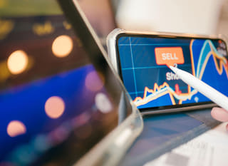 Análisis de opciones en Bitcoin, Ethereum y forex realizado por un trader multimercado